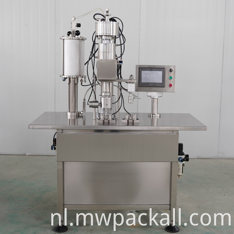 Nieuw model kleine productiemachines pneumatische aerosol blik vulmachine